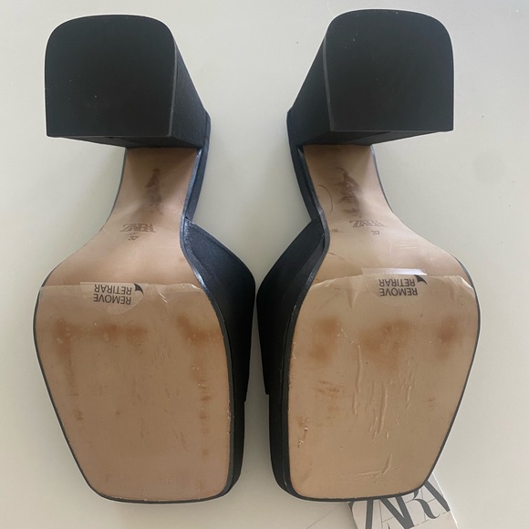 Black Zara platform heels - Picture 3 of 4